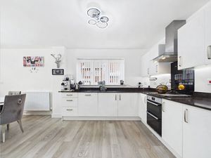 Kitchen- click for photo gallery